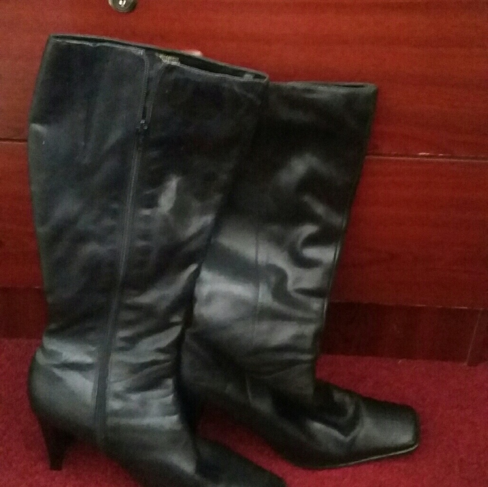 Ankle boots and booties